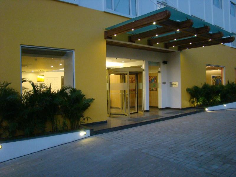 Photo of Lemon Tree Hotel Chennai, 4-star hotel in Chennai (and vicinity)