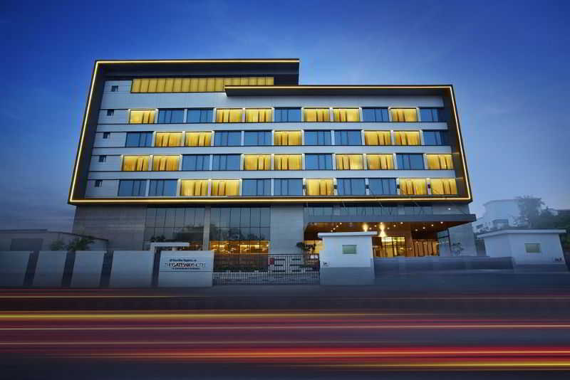 Vivanta Chennai IT Expressway exterior, 4-Star hotel in Chennai (and vicinity)