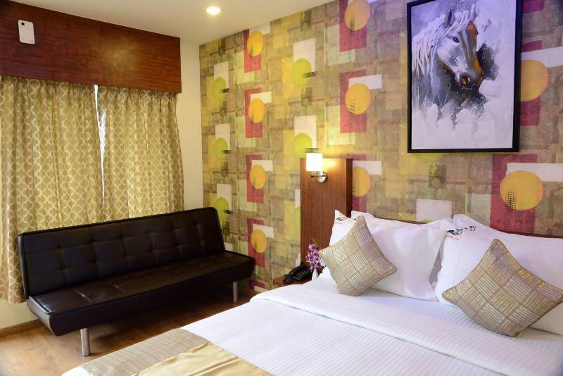 Photo of De Castle Inn, 3-star hotel in Chennai (and vicinity)