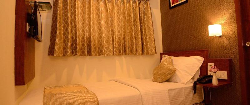 Photo of De Castle Inn, 3-star hotel in Chennai (and vicinity)