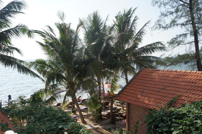 Phu Quoc Kim - Bungalow On The Beach, Singapore