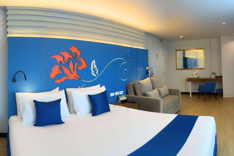 Photo of Days Inn by Wyndham Patong Beach Phuket, 3-star hotel in Bangla Road