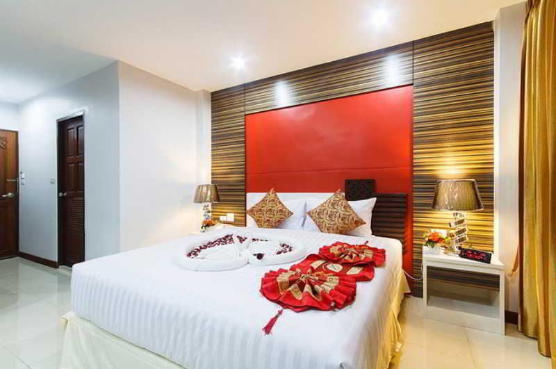 Photo of Patong Max Value Hotel, 3-star hotel in Bangla Road