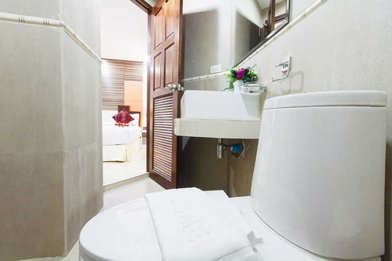 Photo of Patong Max Value Hotel, 3-star hotel in Bangla Road