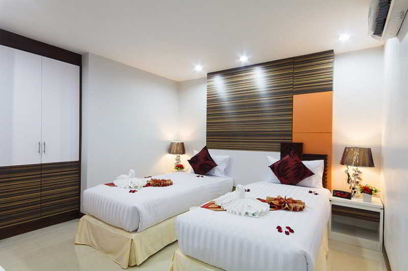 Photo of Patong Max Value Hotel, 3-star hotel in Bangla Road