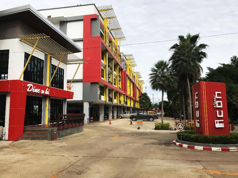 Photo of The Icon Service Apartment, 3-star hotel in Si Maha Phot