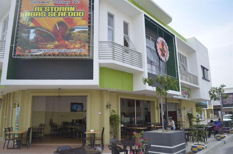 Photo of Sri Enstek Hotel, 2-star hotel in Labu