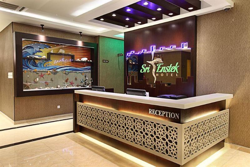 Photo of Sri Enstek Hotel, 2-star hotel in Labu