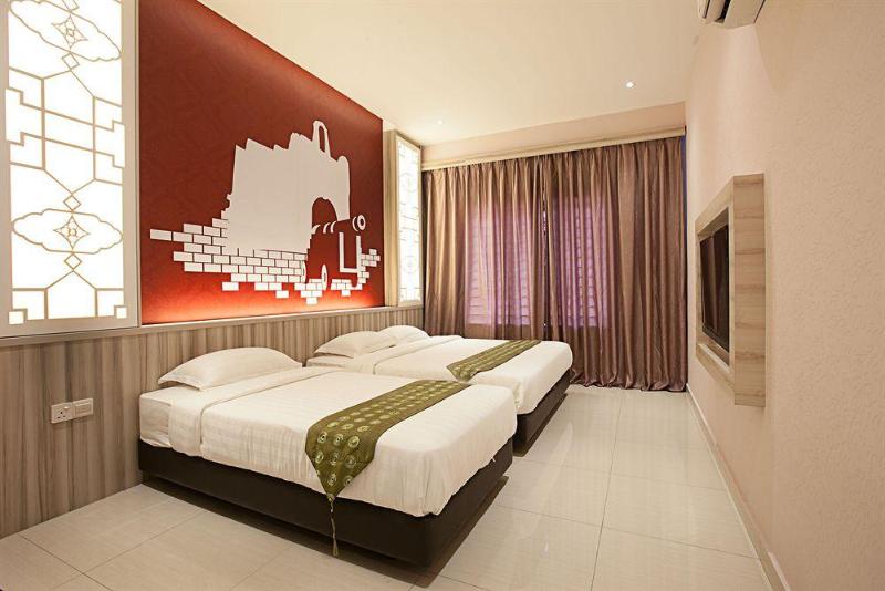 Photo of Sri Enstek Hotel, 2-star hotel in Labu