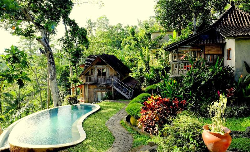 Prashanti Ubud, Singapore
