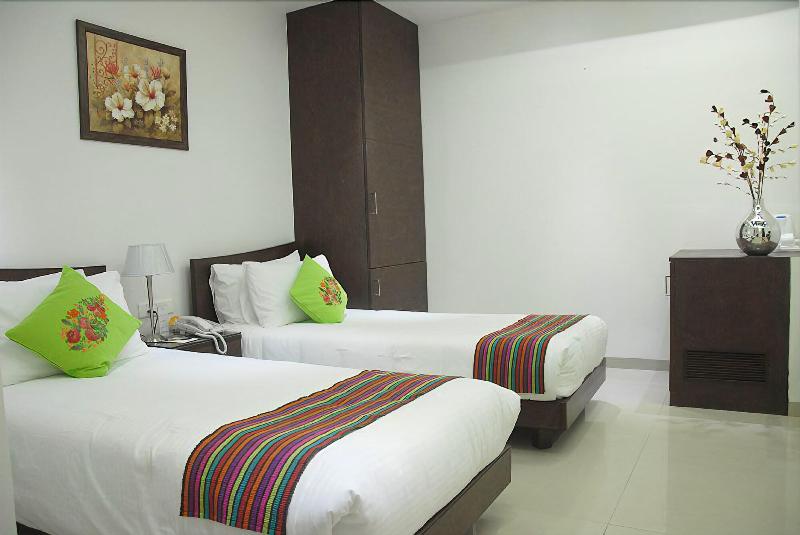 Photo of Iris Park Hotel, 3-star hotel in Delhi (and vicinity)