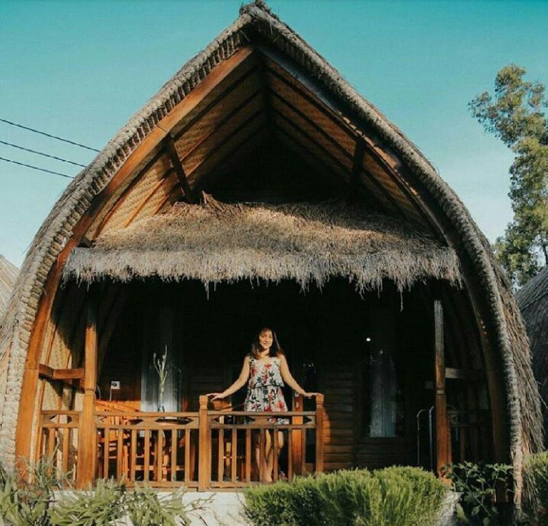Jona Bungalow, Singapore
