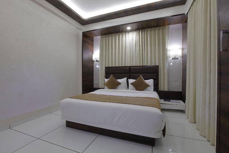 Photo of Hotel Silver Heights, 3-star hotel in Ahmedabad