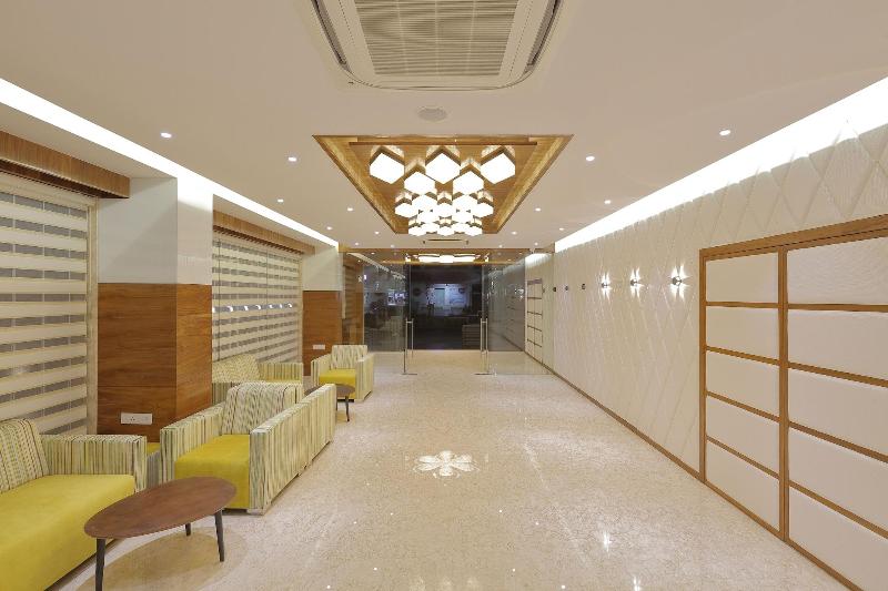 Photo of Hotel Silver Heights, 3-star hotel in Ahmedabad