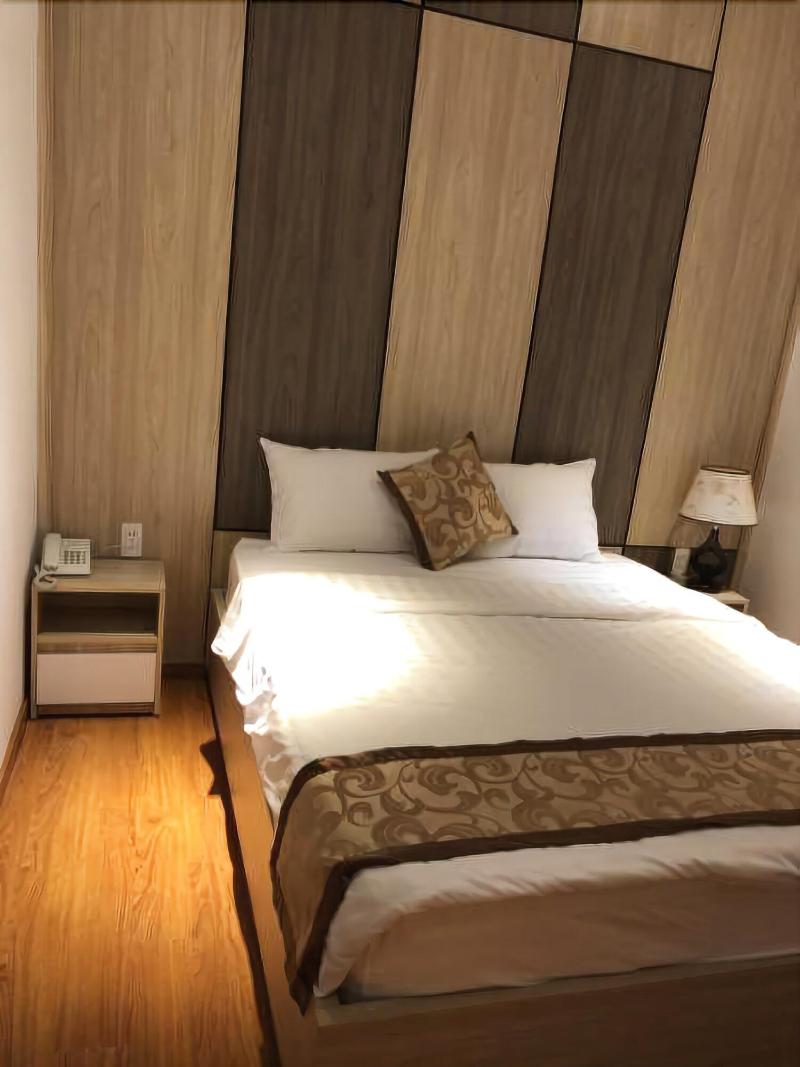 Phi Long Hotel, Singapore