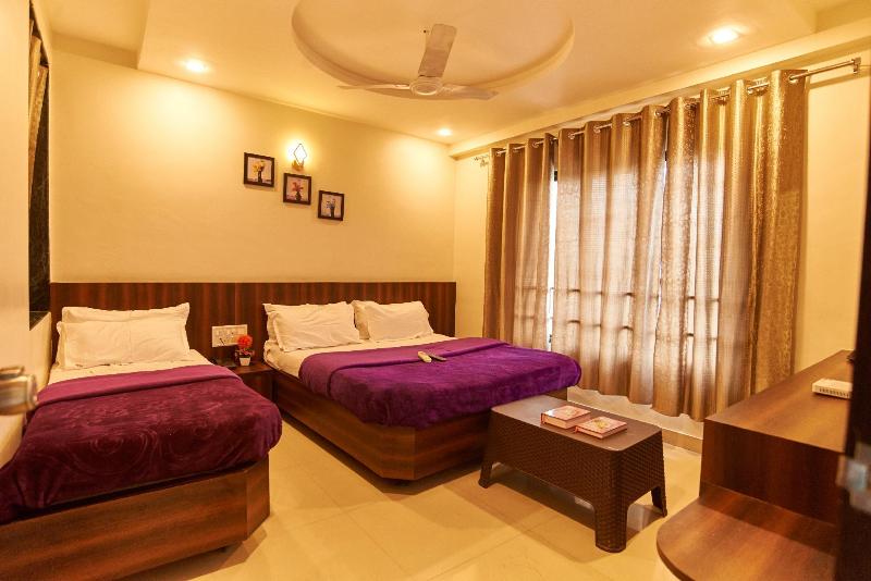 Photo of Hotel Disha Palace, 2-star hotel in Shirdi