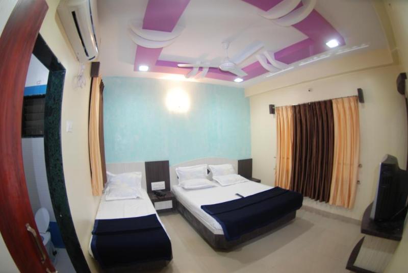 Photo of Hotel Disha Palace, 2-star hotel in Shirdi
