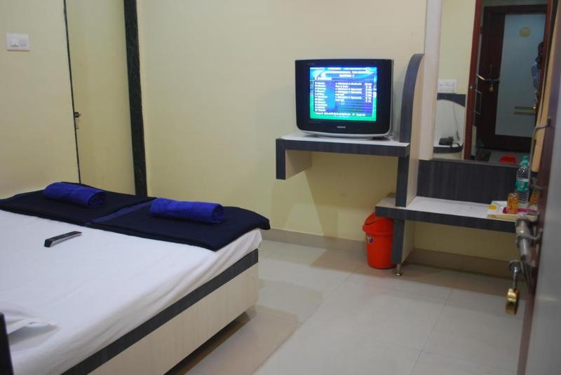 Photo of Hotel Disha Palace, 2-star hotel in Shirdi