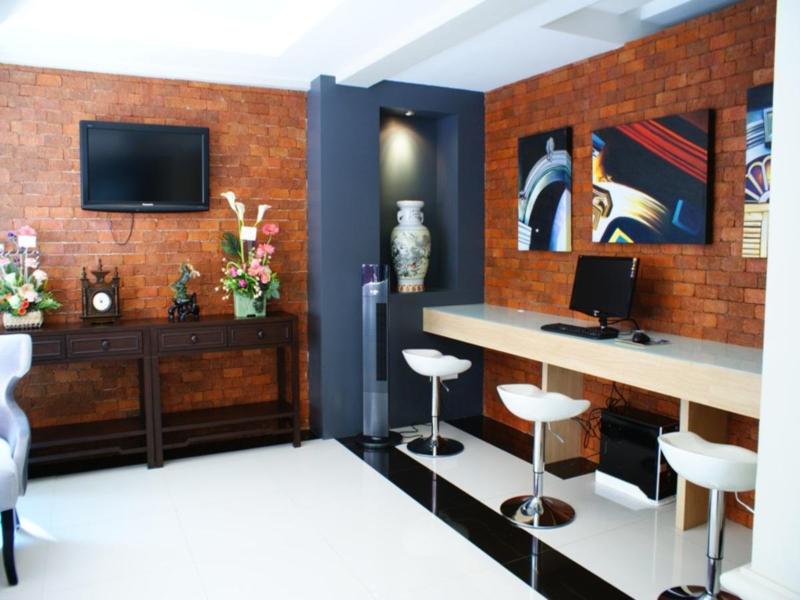 Photo of Chinotel, 2-star hotel in Phuket (and vicinity)