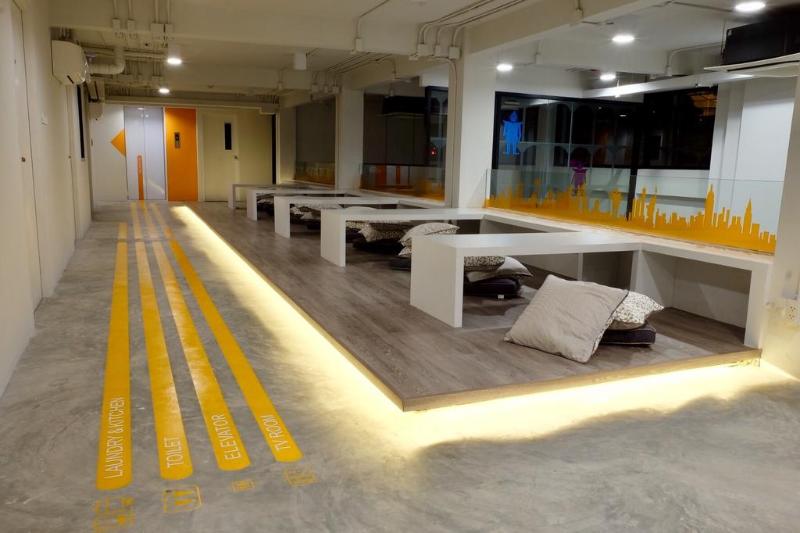 Photo of Yaks House Hostel, 5-star hotel in Arun Amarin