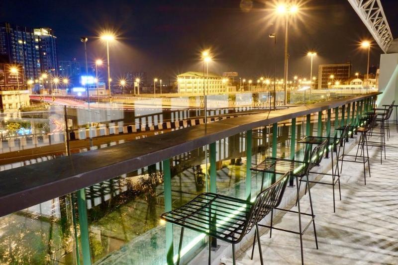 Photo of Yaks House Hostel, 5-star hotel in Arun Amarin