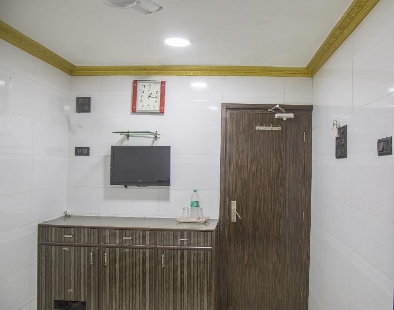 Photo of Relax Guest House, 3-star hotel in Mumbai (and vicinity)