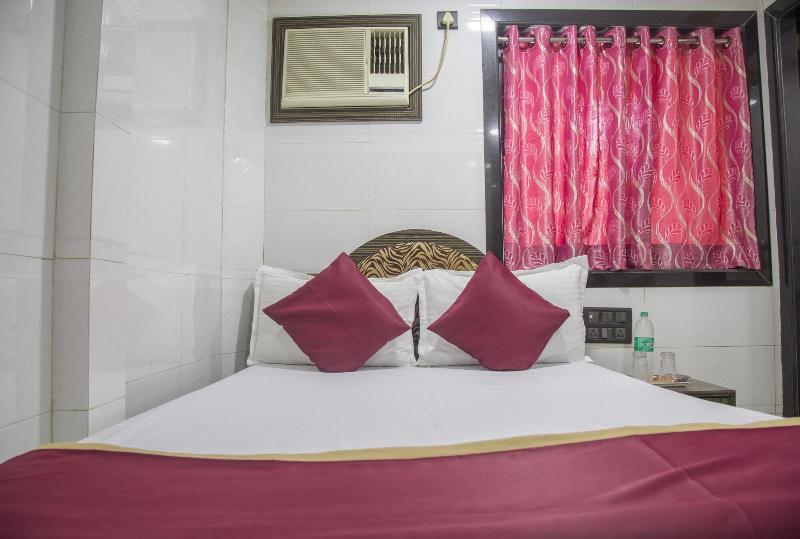 Photo of Relax Guest House, 3-star hotel in Mumbai (and vicinity)