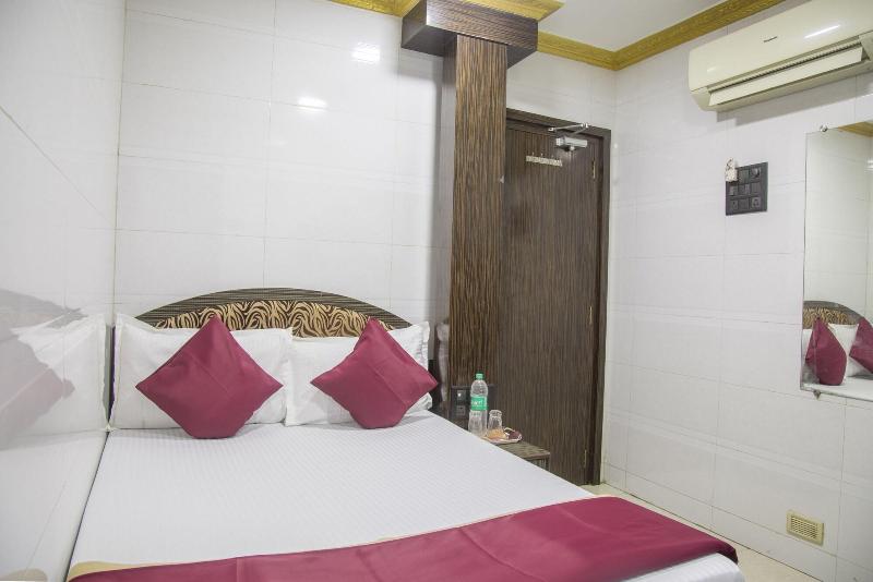 Photo of Relax Guest House, 3-star hotel in Mumbai (and vicinity)