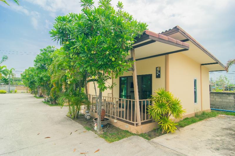 Photo of OYO 607 Nawang Resort, 2-star hotel in Hua Hin (and vicinity)