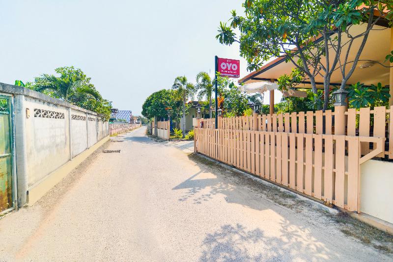 Photo of OYO 607 Nawang Resort, 2-star hotel in Hua Hin (and vicinity)