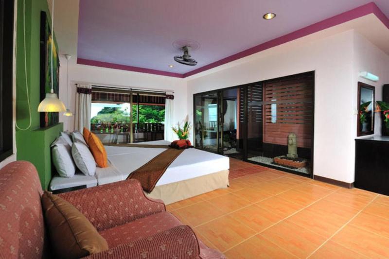 Photo of Koh Ngai Cliff Beach Resort, 3-star hotel in Ko Ngai