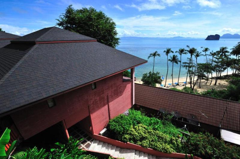 Photo of Koh Ngai Cliff Beach Resort, 3-star hotel in Ko Ngai