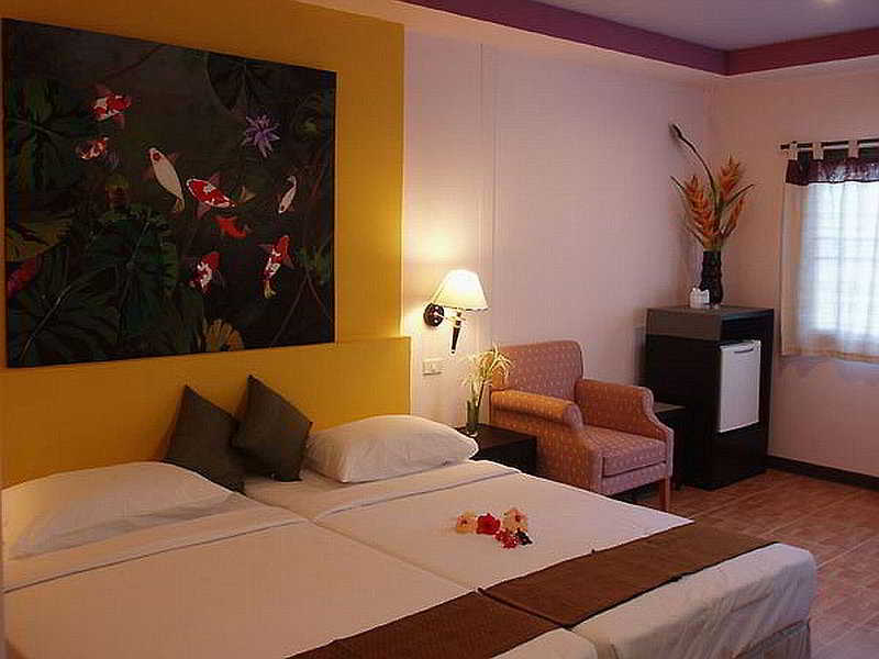 Photo of Koh Ngai Cliff Beach Resort, 3-star hotel in Ko Ngai