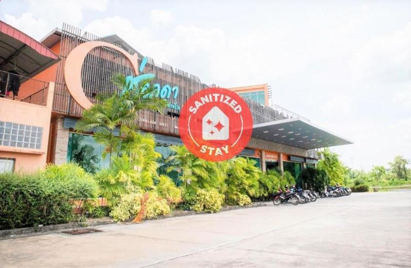 Photo of Chawlada Hotel, 3-star hotel in Nakhon Si Thammarat