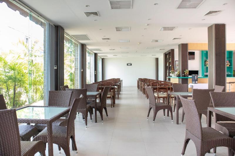 Photo of Chawlada Hotel, 3-star hotel in Nakhon Si Thammarat