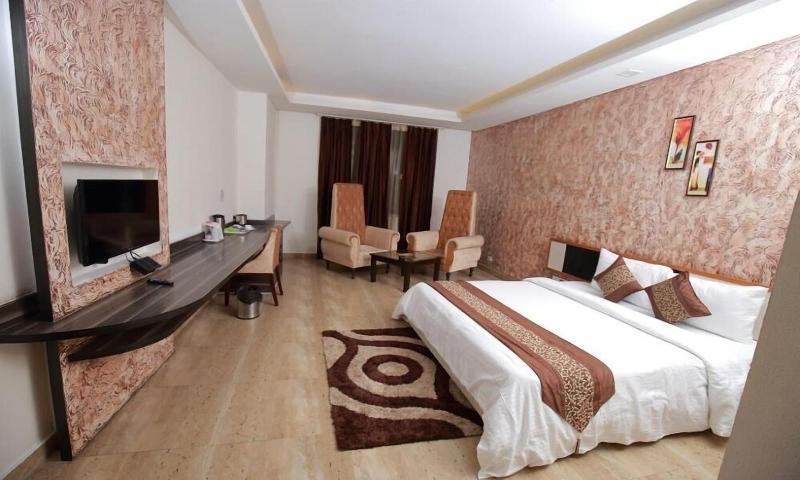 The Royal Paradise exterior, 3-Star hotel in Karnal
