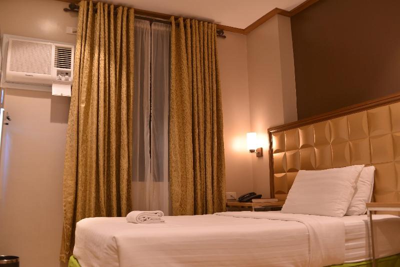 Photo of Robertson Hotel, 3-star hotel in Naga