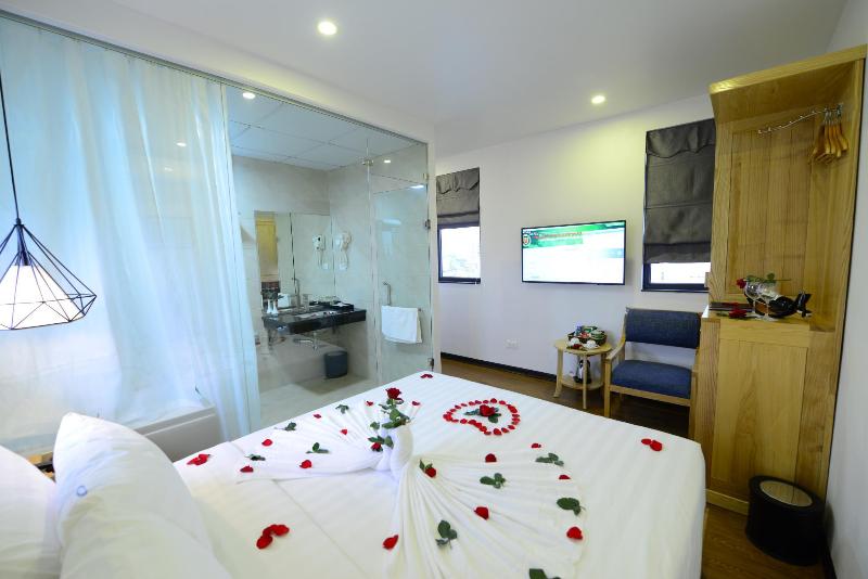 Blue Hanoi Inn Luxury Hotel, Singapore
