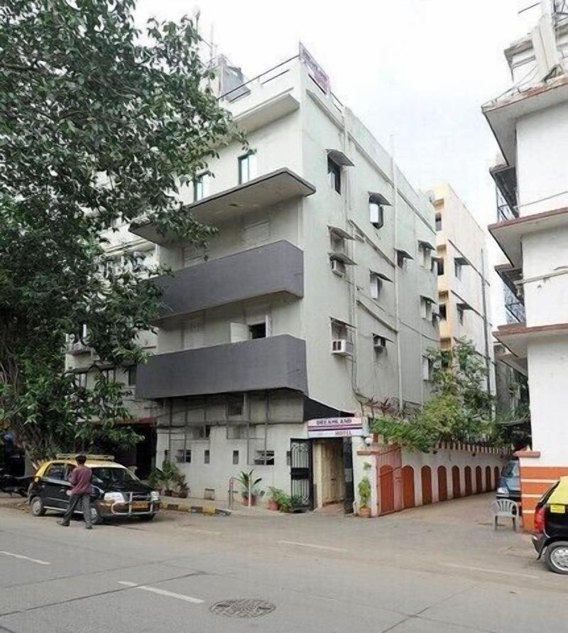 Photo of Dreamland Hotel, 2-star hotel in Mumbai (and vicinity)