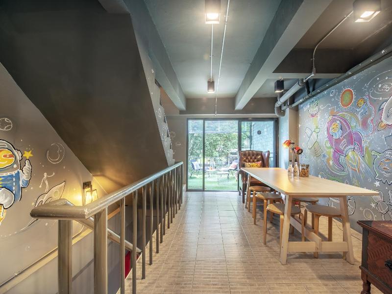 Sloth Hostel Don Mueang, Singapore