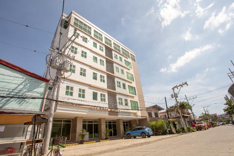 Photo of Capital O 176 Bliss Hotel, 3-star hotel in Angeles City