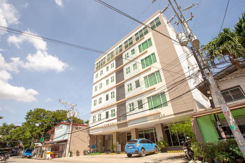Photo of Capital O 176 Bliss Hotel, 3-star hotel in Angeles City