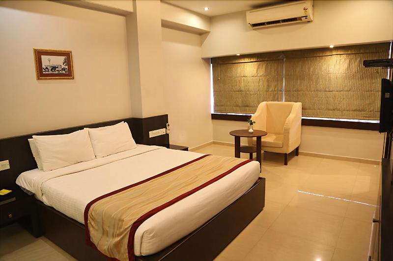 Photo of The  Curzon Court, 2-star hotel in Bengaluru (and vicinity)