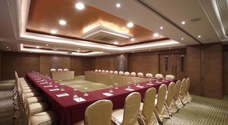 Photo of The President Hotel, 3-star hotel in Bengaluru (and vicinity)