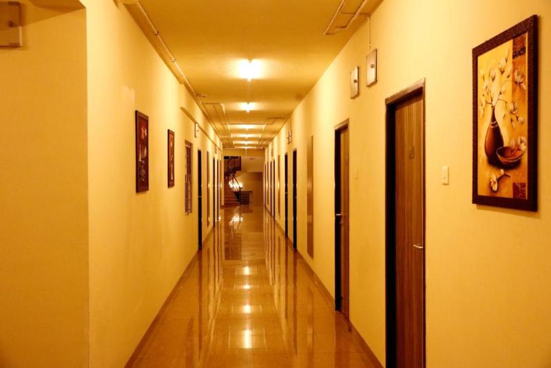 Photo of Downtown Business Hotel, 2-star hotel in Chennai (and vicinity)
