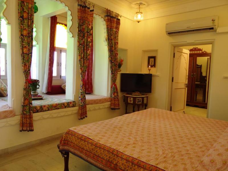 Photo of Jagat Niwas Palace, 3-star hotel in Udaipur