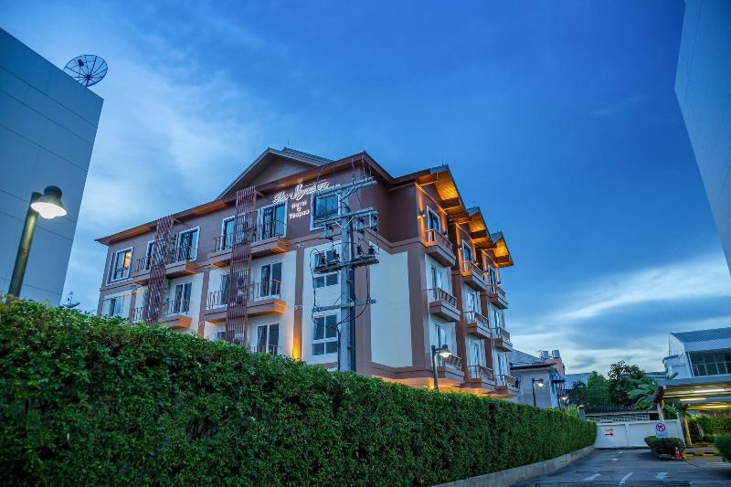 Photo of The Signature Hotel Thapae, 3-star hotel in Chang Moi