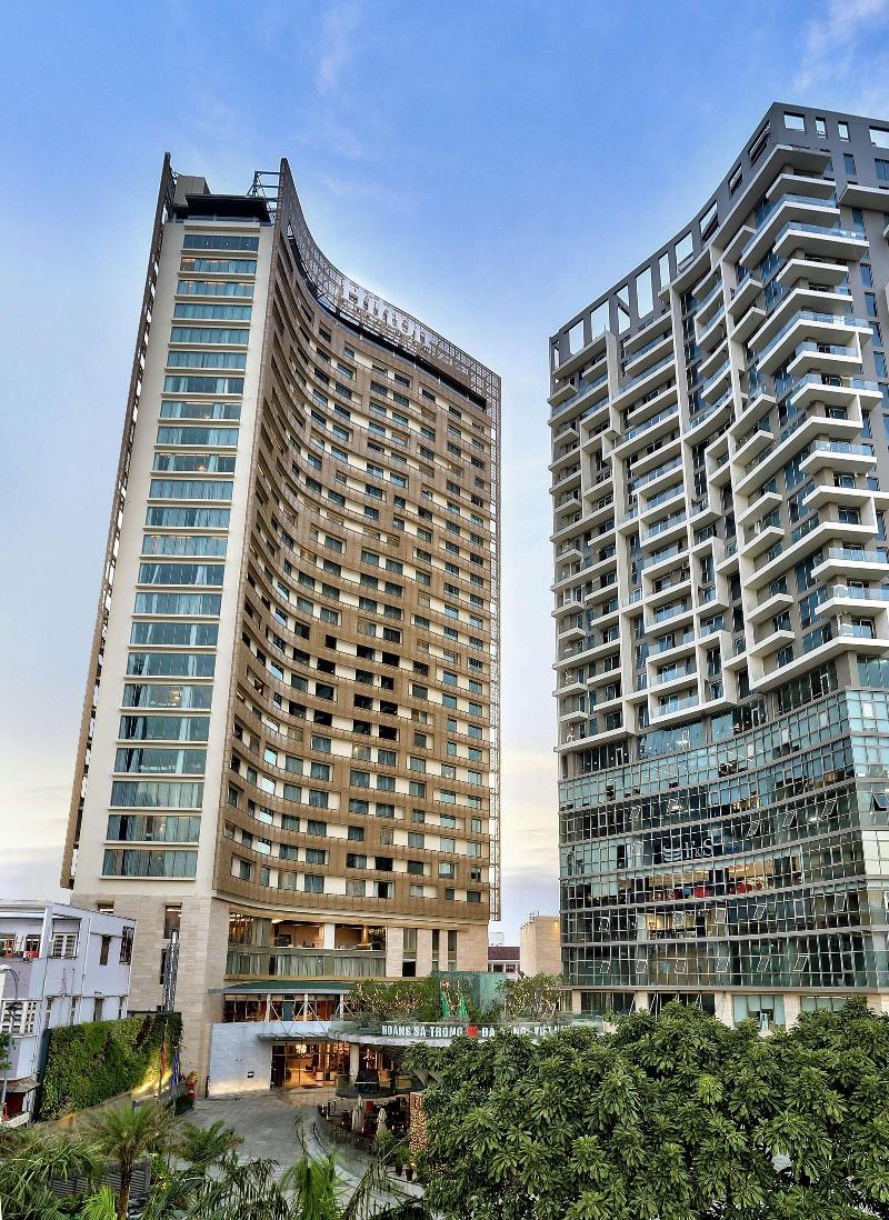 Hilton Da Nang, Singapore