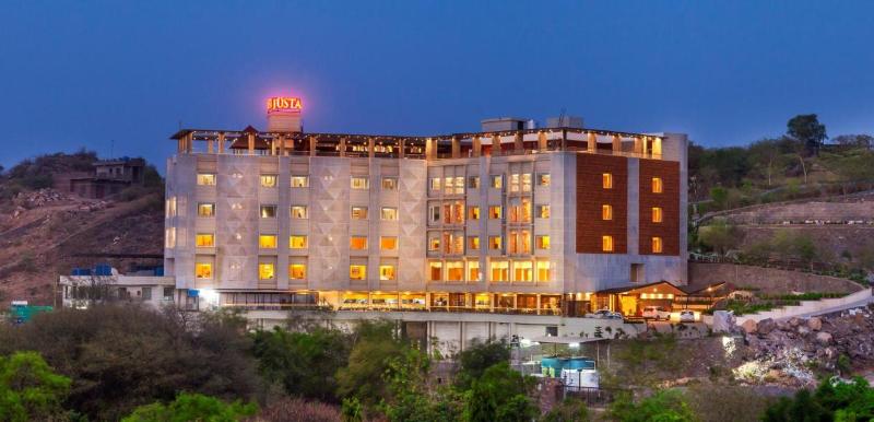 juSTa Sajjangarh Resort & Spa, 5-star hotel in Udaipur