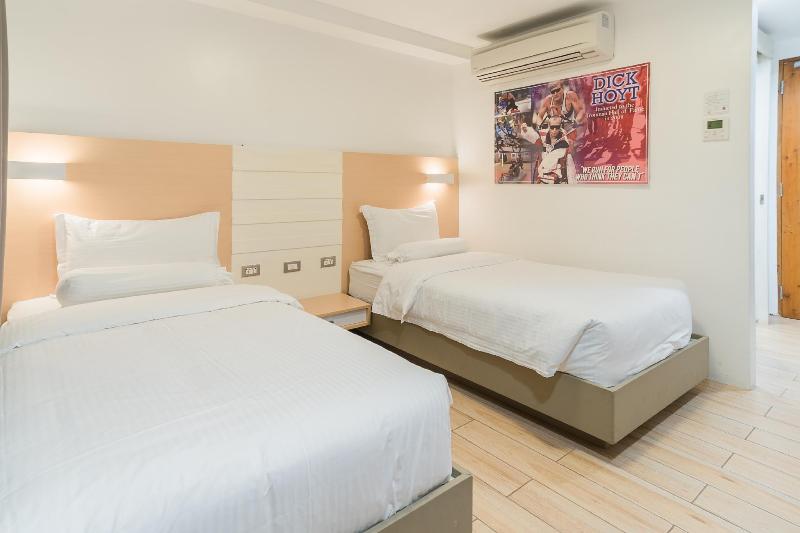 Photo of Heroes Hotel, 3-star hotel in Manila (and vicinity)